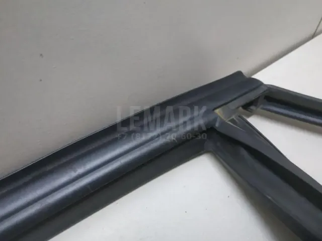 Уплотнитель стекла двери для  FAW J5 2004