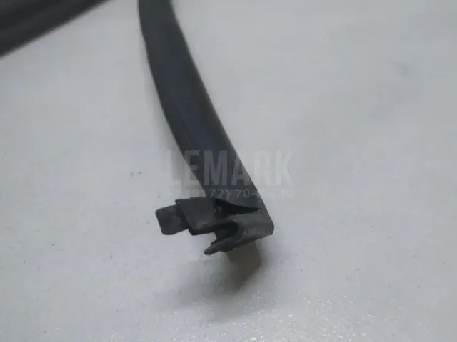 Уплотнитель стекла двери для  FAW J5 2004