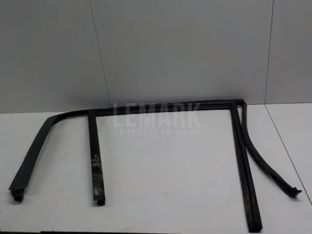 Уплотнитель стекла двери для  Fiat Punto II (188) 1999-2010