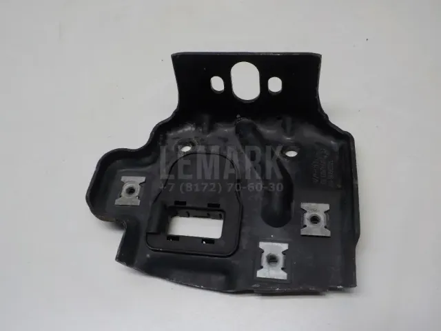 Кронштейн замка капота для  BMW 3-serie F30/F31/F80 2011-2020