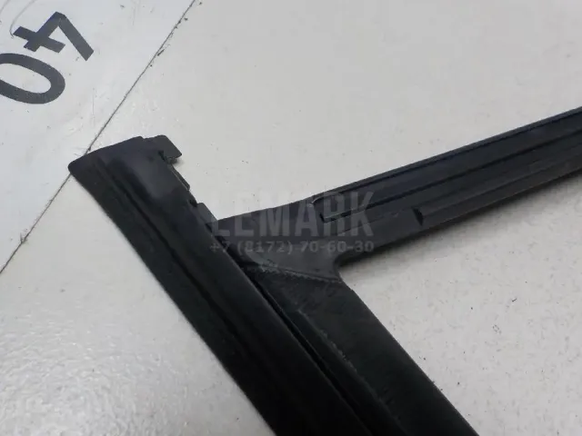 Уплотнитель стекла двери для  Changan CS35 2013-2022