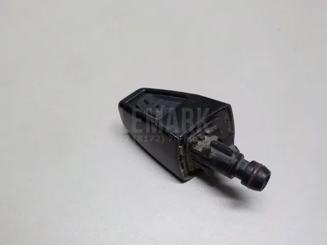 Форсунка омывателя фары