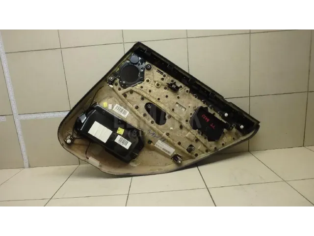 Обшивка двери задней левой