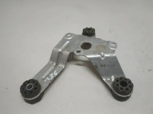 Кронштейн блока ABS (насос) для  Ford Focus I 1998-2005