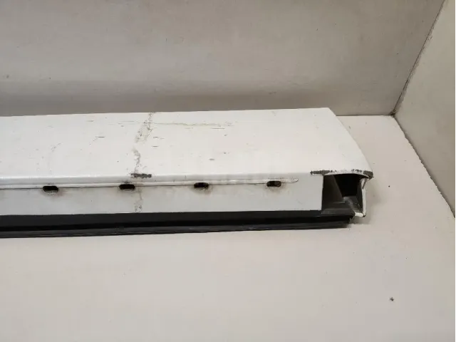 Молдинг передней левой двери для  Astra HD 8 2005-2011