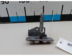 Ответная часть замка капота