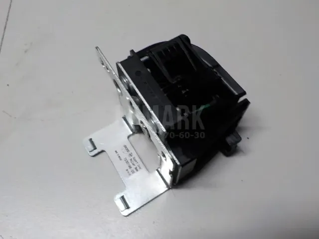 Держатель задней полки для  Ford Focus II 2008-2011
