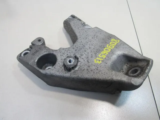 Кронштейн двигателя левый для  Ford Fusion 2002-2012