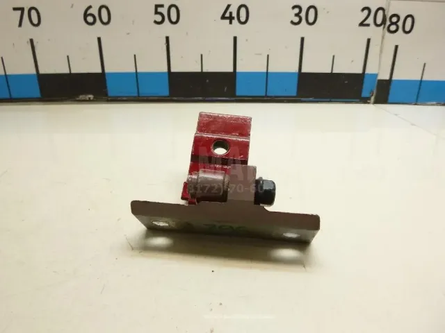 Петля двери задней левой нижняя