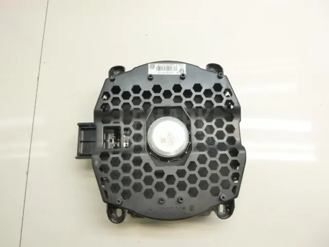 Сабвуфер для  Chrysler Grand Voyager/Grand Caravan (RT) 2007-2020