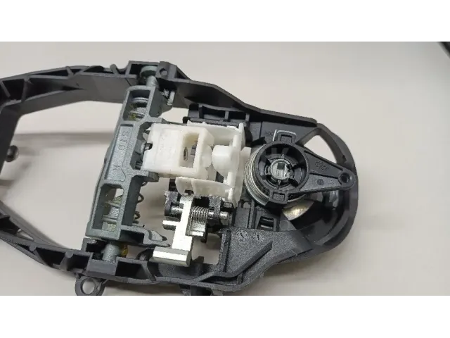 Кронштейн ручки для  Ford Fusion 2002-2012
