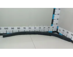 Уплотнитель капота