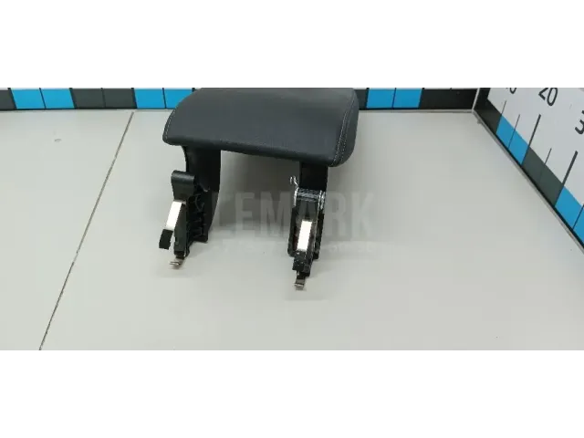 Подлокотник для  GM Pontiac Vibe 2002-2007