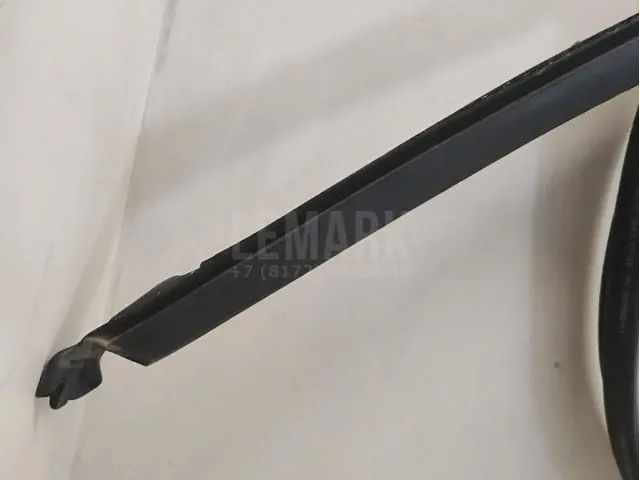 Уплотнитель стекла двери для  Daihatsu Charade 0-1993