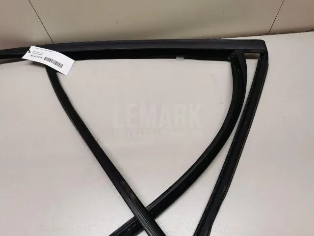 Уплотнитель стекла двери для  Chery M11 (A3/Boo) 2010-2015