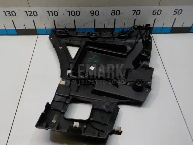 Кронштейн заднего бампера правый для  BMW 7-serie E65/E66 2001-2008