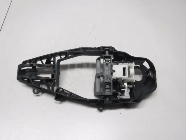 Кронштейн ручки для  Ford Fusion 2002-2012