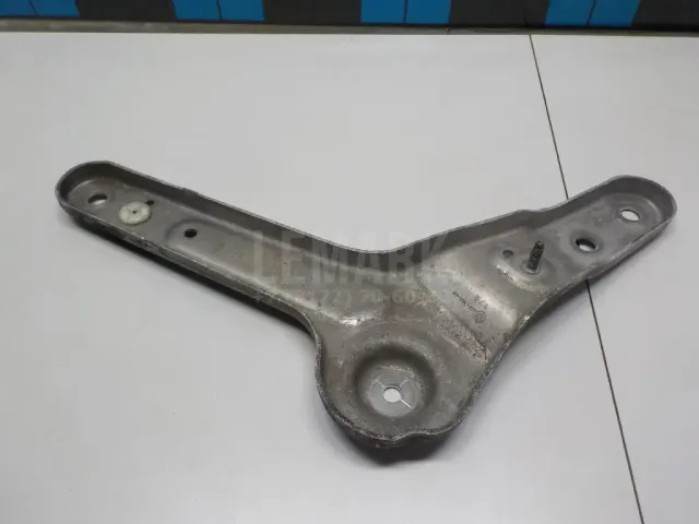 Кронштейн (п.з.к.) для  Ford Focus II 2008-2011