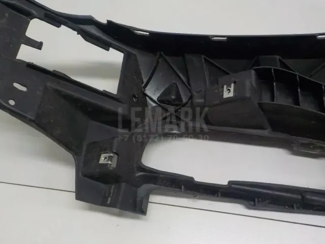 Кронштейн переднего бампера левый для  Citroen C5 2004-2008