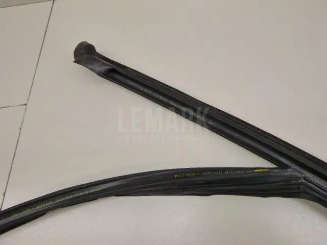 Уплотнитель стекла двери для  Ford C-MAX 2003-2010