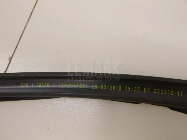 Уплотнитель стекла двери для  Ford C-MAX 2003-2010