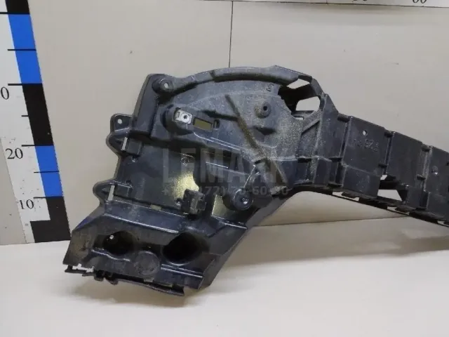 Кронштейн заднего бампера правый для  Ford Fiesta 2017