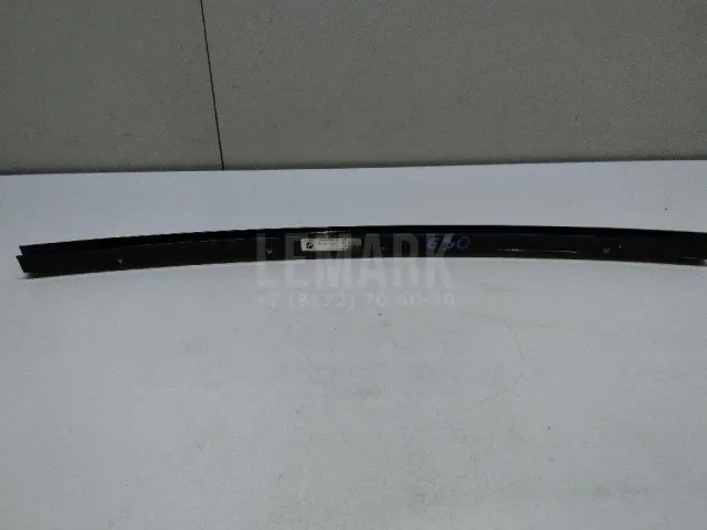 Направляющая стекла двери для  Ford Escape EUR 2007-2009