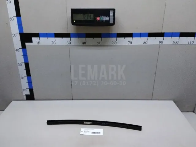 Направляющая стекла двери для  Ford Escape EUR 2007-2009