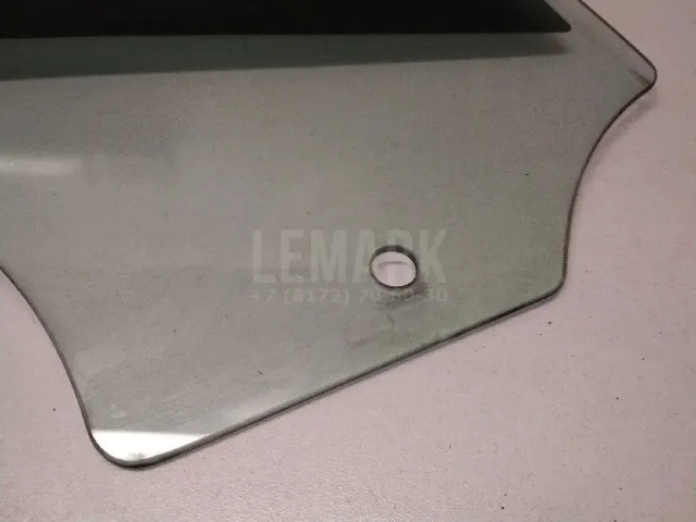 Стекло двери передней правой для  Chevrolet HHR 2005-2011