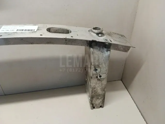 Усилитель переднего бампера