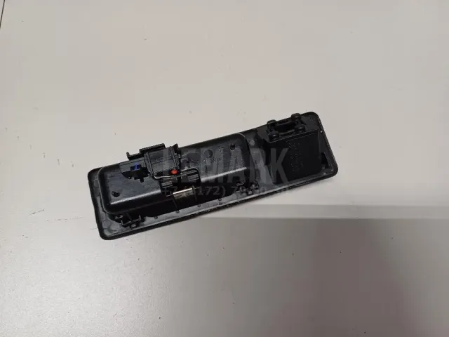 Кнопка открывания багажника для  Chevrolet Suburban 2014-2020