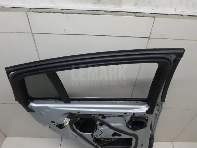Дверь задняя левая