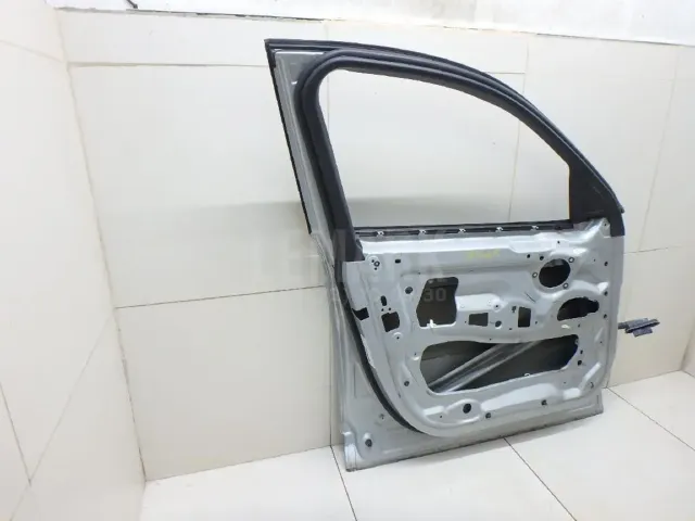 Дверь передняя левая для  Audi A8 [4D] 1994-1998