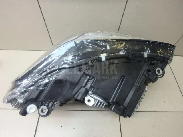 Фара левая для  Ford Fiesta 2008-2019