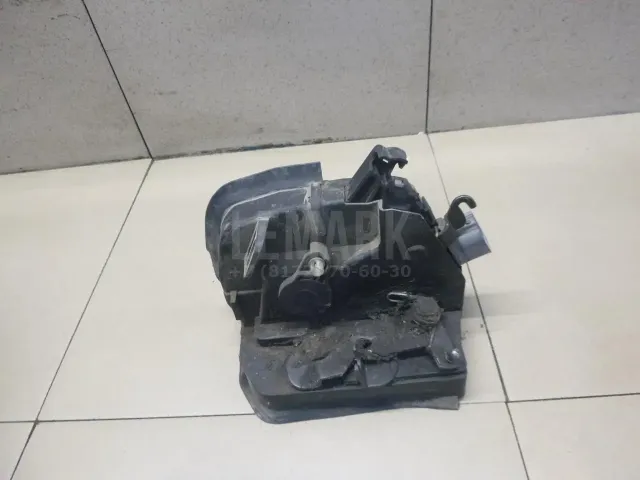 Замок двери задней правой