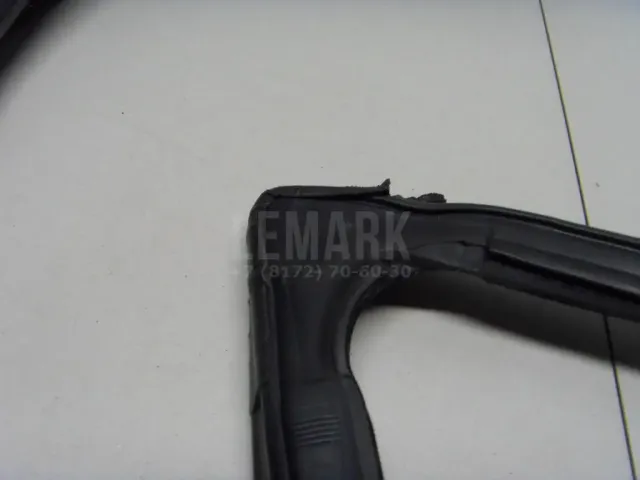 Уплотнитель стекла двери для  BMW 7-serie G11/G12 2015-2022