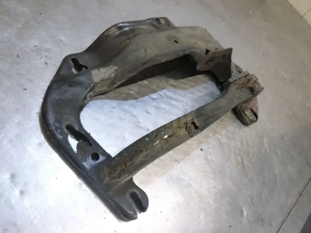 Кронштейн КПП для  Citroen C6 2006-2012