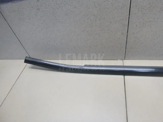 Накладка стекла переднего левого