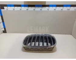 Решетка радиатора левая