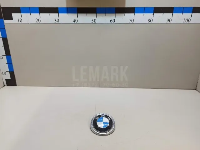 Эмблема на крышку багажника