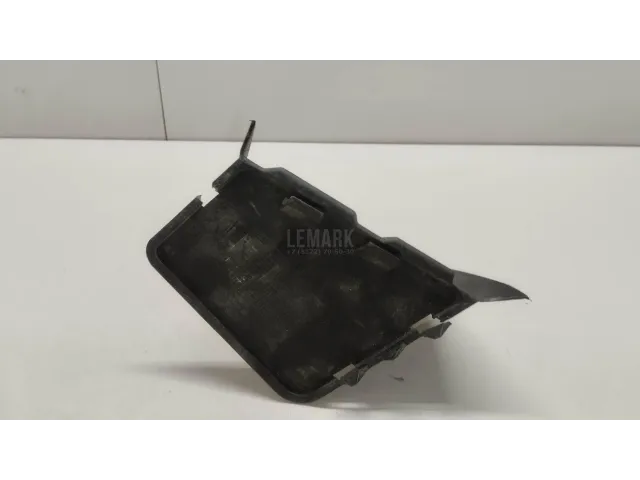 Заглушка бампера правая