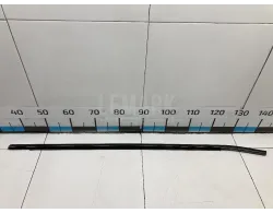 Накладка стекла переднего левого