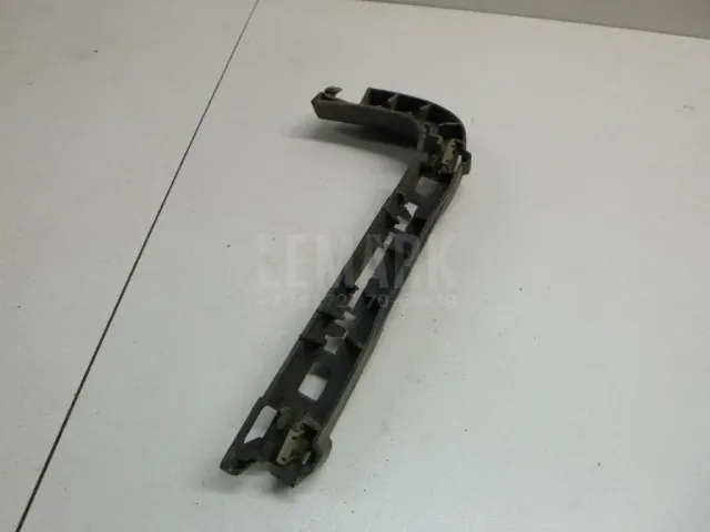 Кронштейн переднего бампера правый для  Chevrolet Captiva (C100) 2006-2010