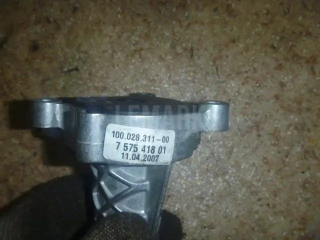 Вставка штуцера для  BMW 3-serie E92/E93 2006-2012