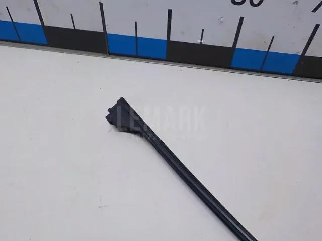 Уплотнитель (наружный) для  FAW J5 2004