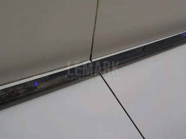 Молдинг передней правой двери для  Chevrolet Viva 2004-2008
