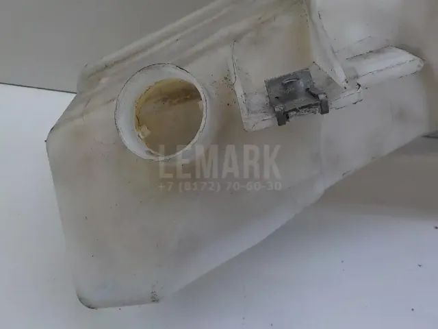 Бачок омывателя лобового стекла