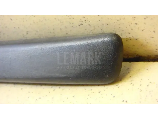 Молдинг передней правой двери для  Ford Kuga 2008-2012