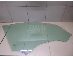 Стекло двери передней правой