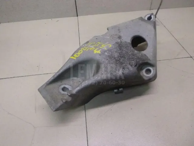 Кронштейн двигателя левый для  Fiat Stilo 2002-2010